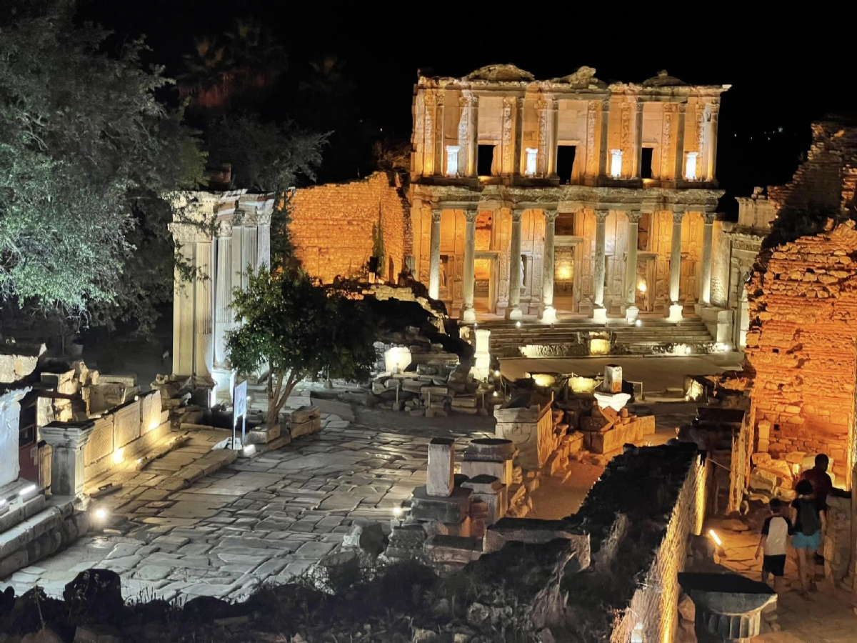 Türkiye (Turcja) zaprasza do 27 zabytkowych miejsc na nocne zwiedzanie